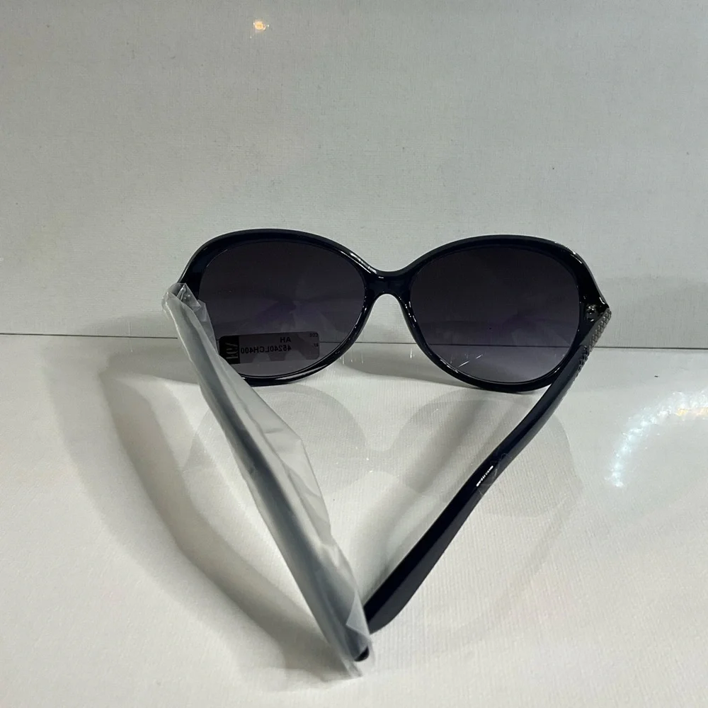 Elegant Black Oversized Sunglasses
